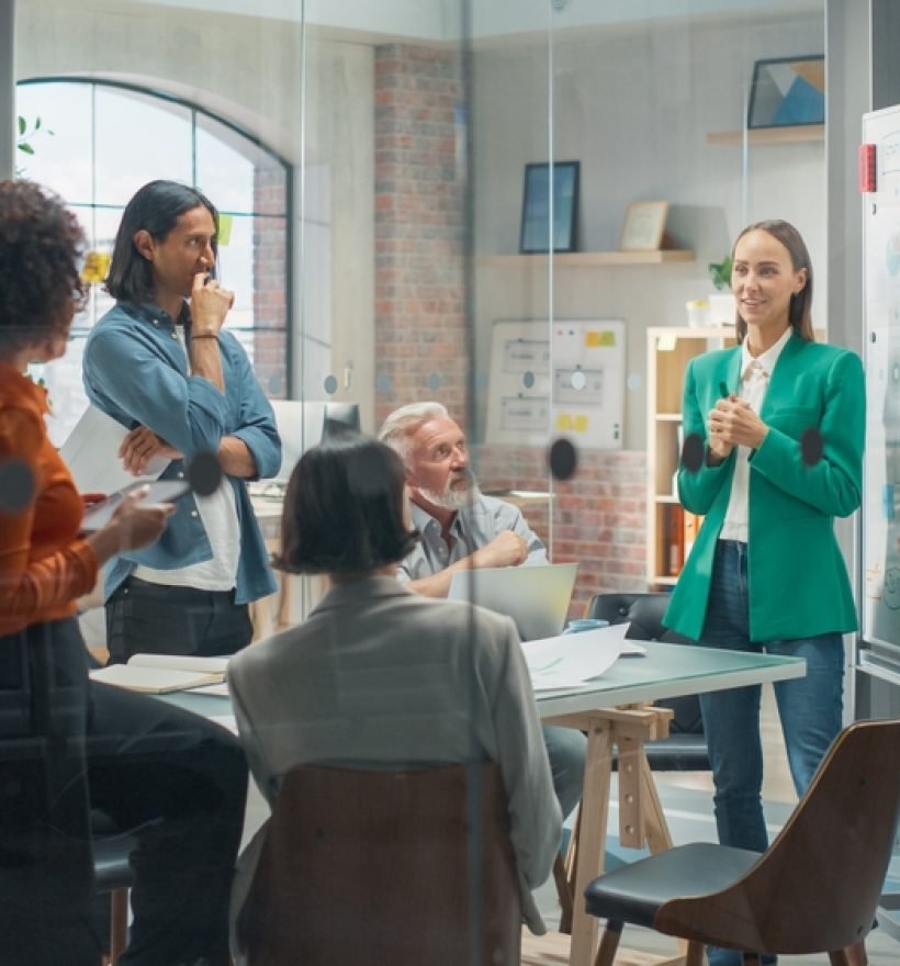 Female,Business,Coach,For,Company,Management,Explains,How,To,Train